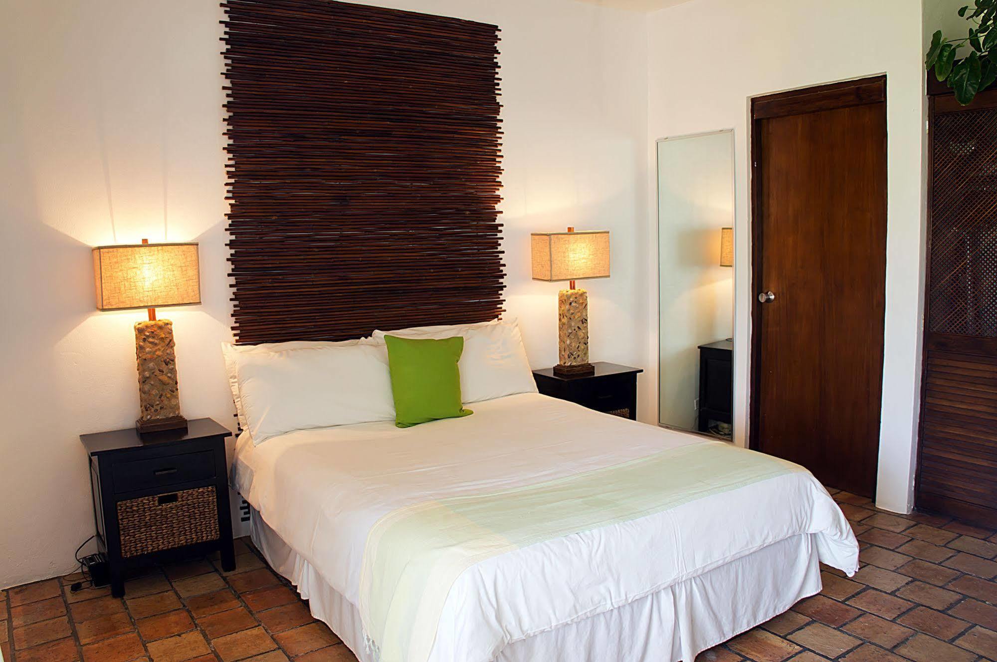 מידס ביי Anacaona Boutique Hotel מראה חיצוני תמונה